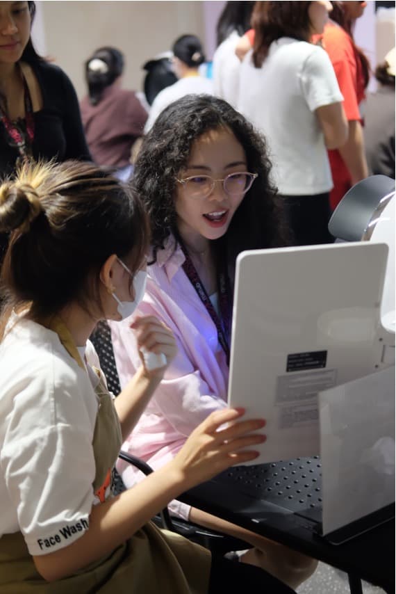 Trải nghiệm chăm sóc da Face Wash Fox tại văn phòng